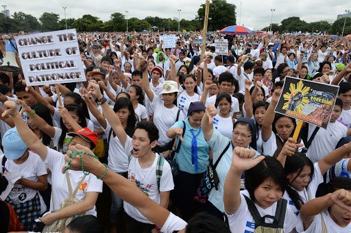 Thousands march in Manila against corruption
