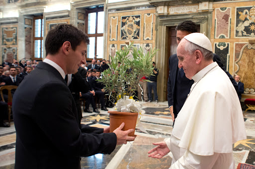 Pope Meets with Italian and Argentine football players