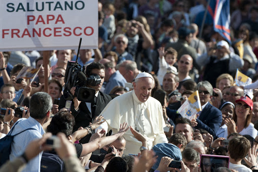 Papa Francisco con familias &#8211; en