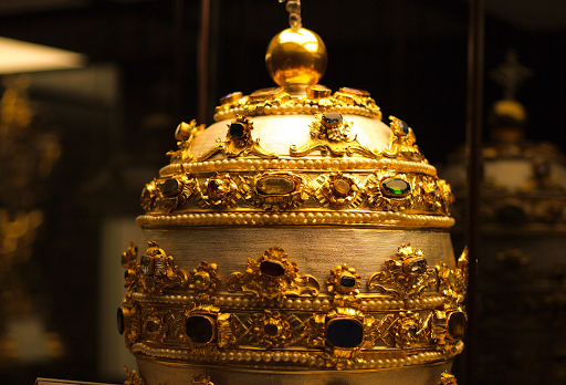 papal tiara gold