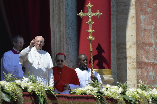 Pope Francis delivers the traditional &#8220;Urbi et Orbi&#8221; blessing for Rome and the world &#8211; en