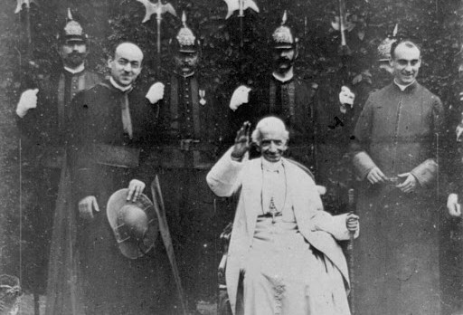pope leo xiii sitting waving smiling