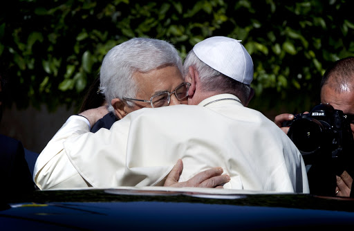 Pope invites Israeli &amp; Palestinian presidents to prayer meeting