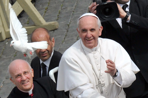 Pope Francis with dove &#8211; en