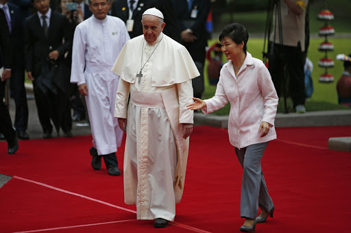 Pope Francis with President Park Geun-hye &#8211; en