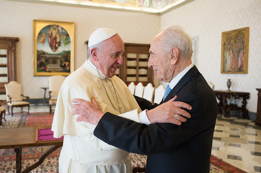Pope Francis with Shimon Peres &#8211; en