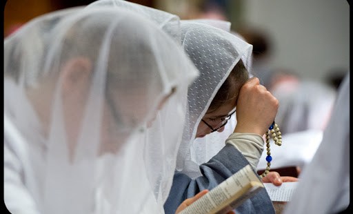 Why do catholics wear veils