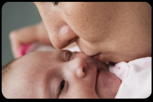 WEB-Mother-Child-Kiss-Joe-Nicora-CC