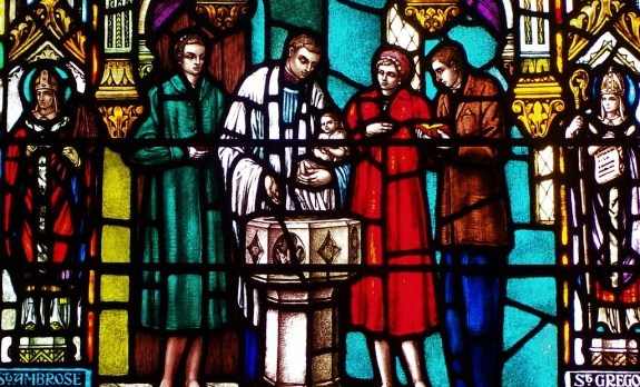 1024px-Stained_glass_window_depicting_Episcopal_baptism-575&#215;470