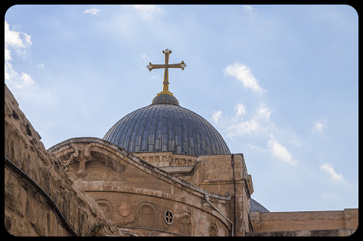 Dome on Church of the Holy Sepulchre in Jerusalem, Israel © S1001 / Shutterstock