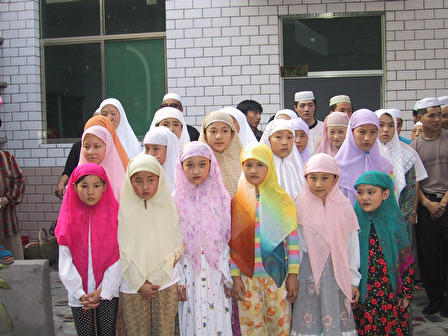 Muslim girls in China