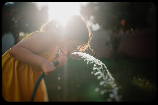 WEB-Girl-Drinking-Water-Sun-Amanda-Tipton-CC