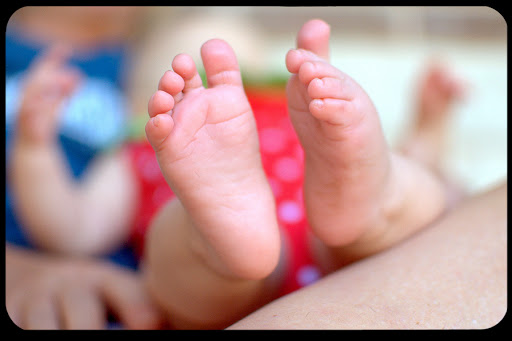 web-feet-baby-infant-donnie-ray-jones-cc