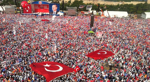 Protestors gather in Istanbul