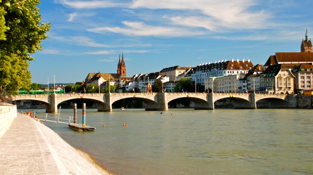 Middle_Bridge,_Basel,_Switzerland
