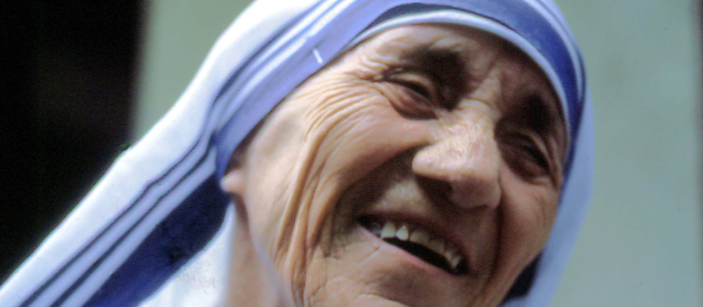 Mutter Teresa, lachend, Dezember 1985