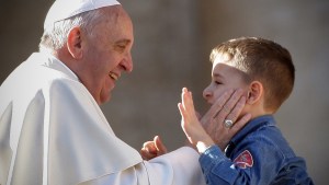 Pope Francis Meets Fiances on Valentine’s Day