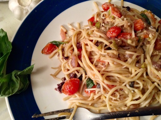 food blog spaghetti puttanesca