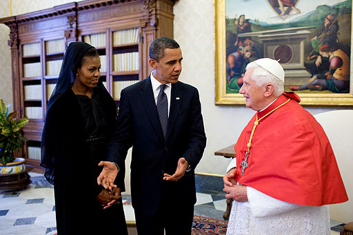 Barack_et_Michelle_Obama_avec_Benoit_XVI