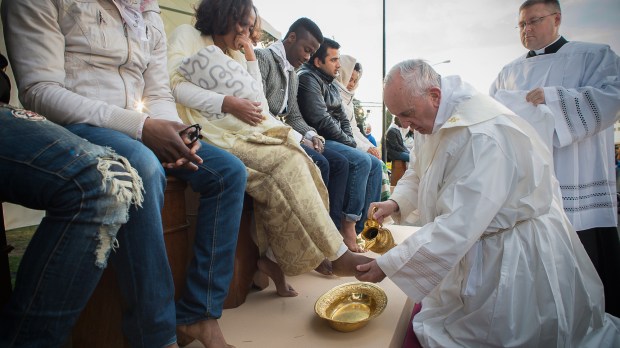 ITALY-VATICAN-POPE-IMMIGRATION-HOLY THURSDAY