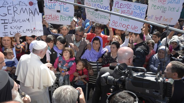 GREECE-VATICAN-POPE-LESBOS-IMMIGRATION