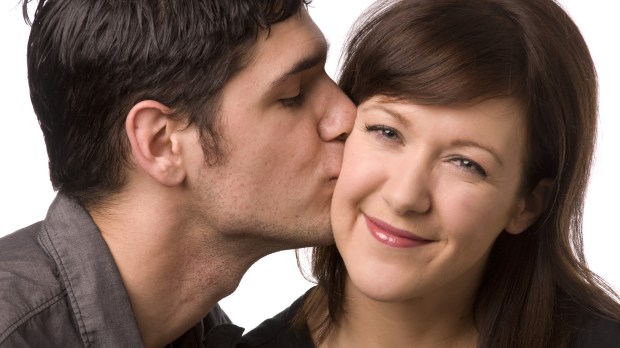 WEB-HUSBAND-WIFE-KISS-Paul-Matthew-Photography-Shutterstock_44941180