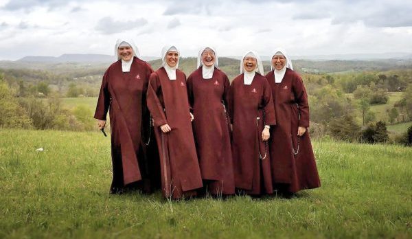 WEB-SISTERS-NUNS-CLOISTER-Handmaids-of-the-Precious-Blood-with-Permission