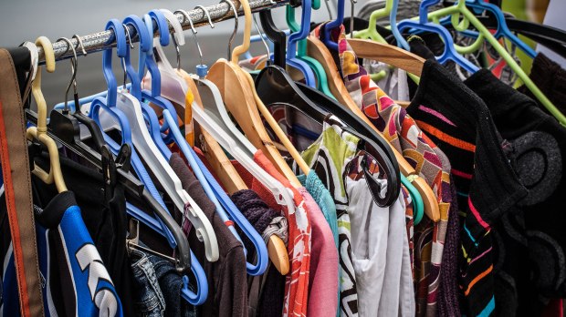 WEB-THRIFT-SHOP-SECOND-HAND-CLOTHES-USED-STUDIO-GRAND-OUEST-Shutterstock_300180299