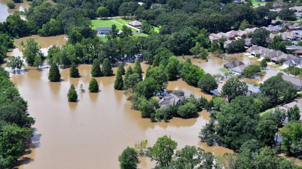 Coast Guard crews respond to Baton Rouge flooding