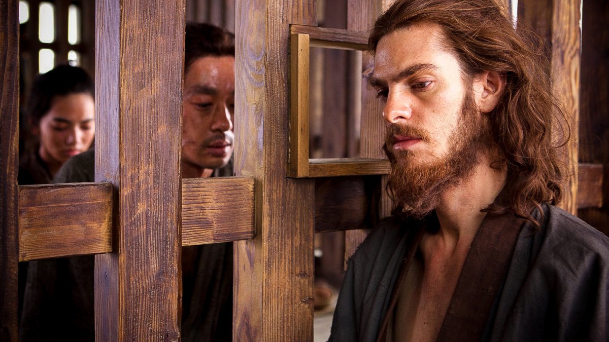 web-andrew-garfield-father-rodrigues-silence-paramount-pictures