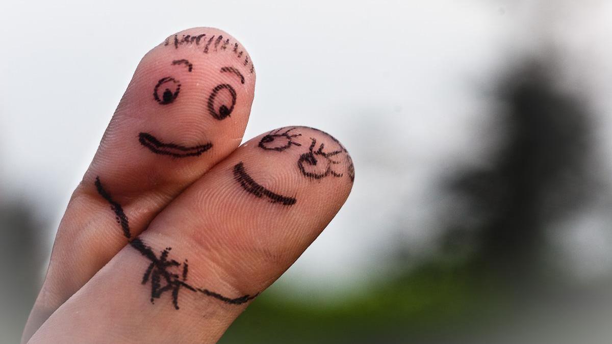 web-fingers-crossed-true-love-larsp-cc