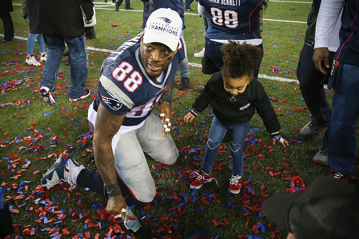 web-martellus-bennett-nfl-patriots-063_632437354-patrick-smith-getty-images-north-america-afp