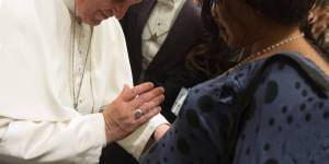 Pope phones woman planning to abort her baby, convinces her to choose life