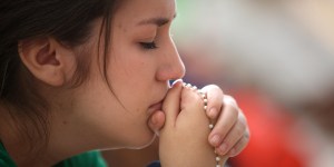 How I pray the Rosary with my friends (the saints)