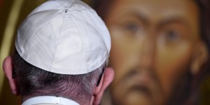 Francis tells of &#8216;the awe of prayer&#8217;