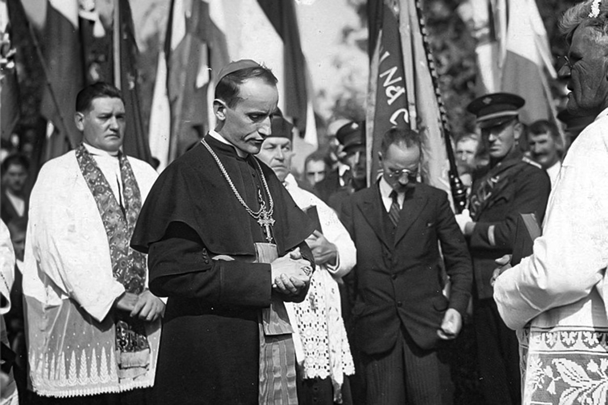 web-blessed-alojzje-stepinac-church-procession-clergy-public-domain