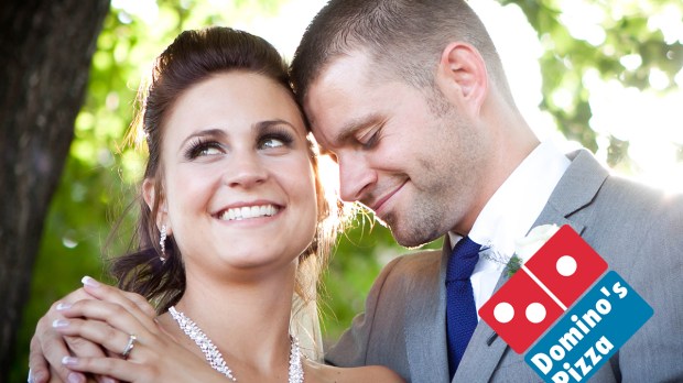 web-bride-groom-wedding-dominos-pizza-varin-cc