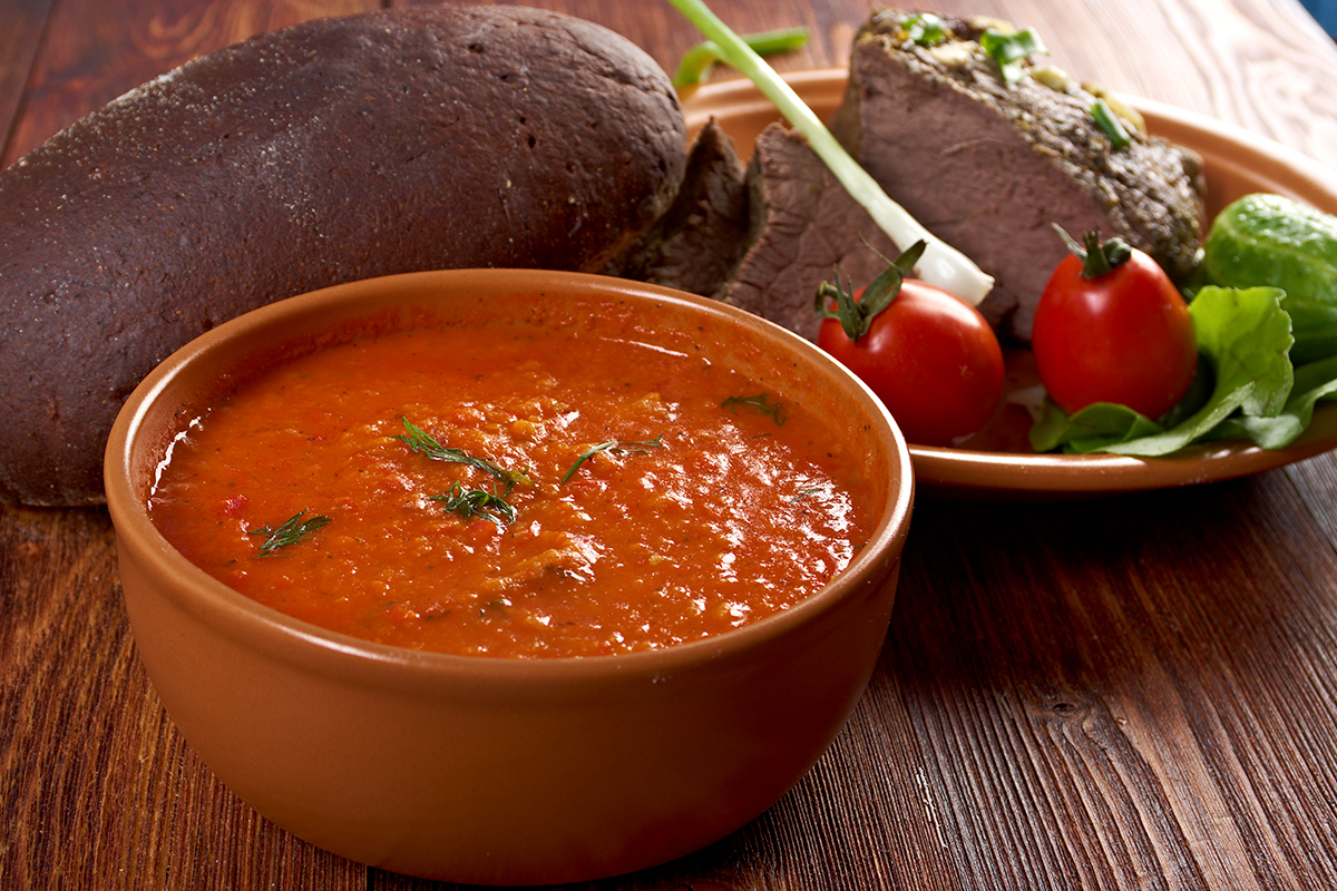 web-italian-tomato-soup-shutterstock_151234355