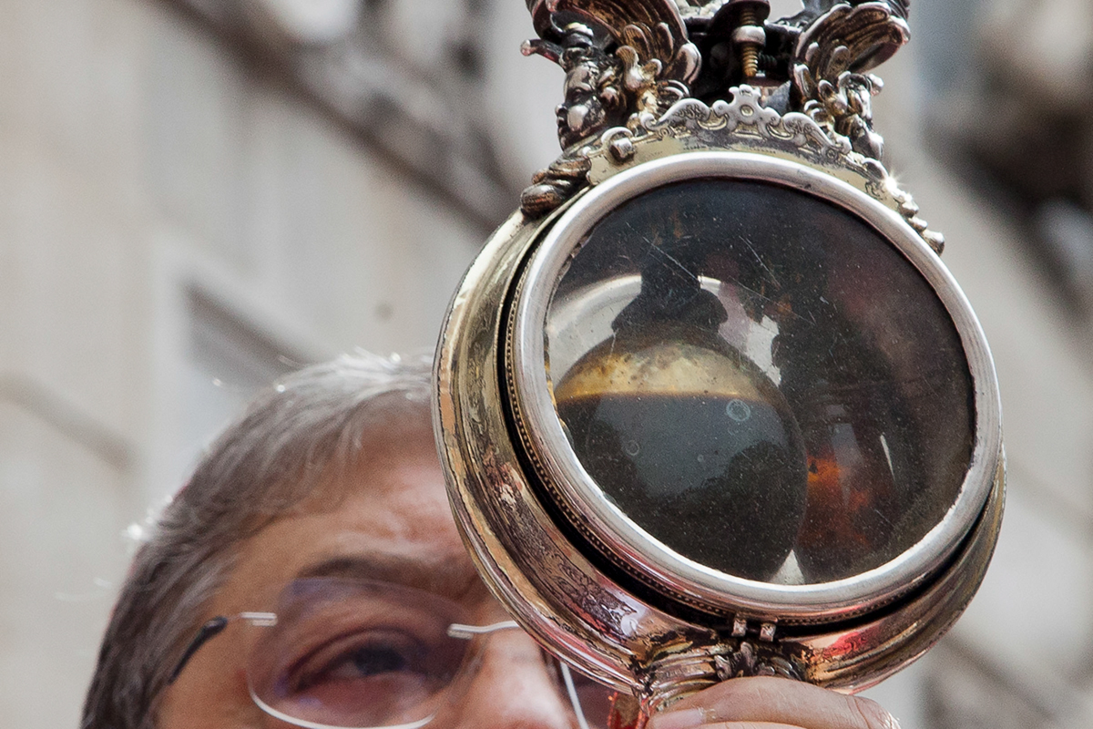 web-st-januarius-blood-000_par7980837-carlo-hermann-afp