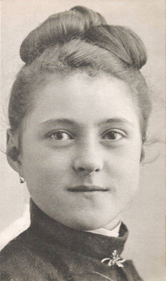 (slideshow) Incredible photos of St. Therese of Lisieux taken by her ...