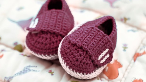 WEB3-Crocheted baby booties