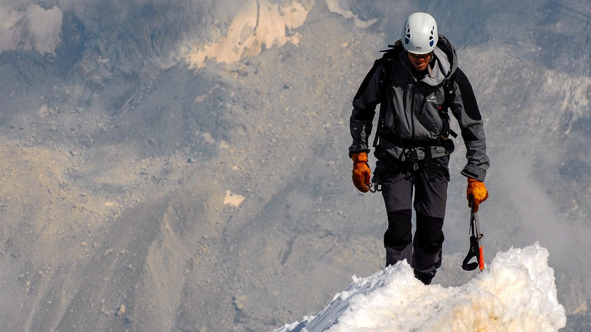 WEB MOUNTAINS MAN HIKING CLIMBING SNOW Unsplash CC0