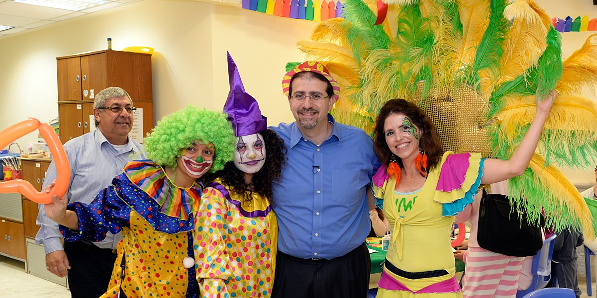 WEB3 CRAZY KIND CREATIVE GOOD DEEDS DAY U.S. Embassy Tel Aviv Shutterstock 15817474140_15eac9df3b_o
