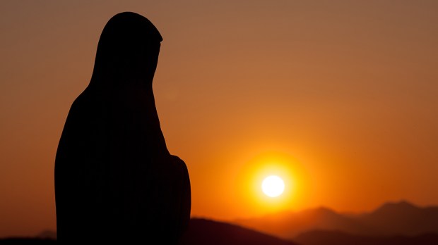 WEB3-MEDJUGORJE-BOSNIA-BLESSED-MOTHER-STATUE-SUNSET&#8211;Hieronymus-Shutterstock_185326298