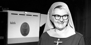 Mother Angelica describes her vision of the Divine Child Jesus