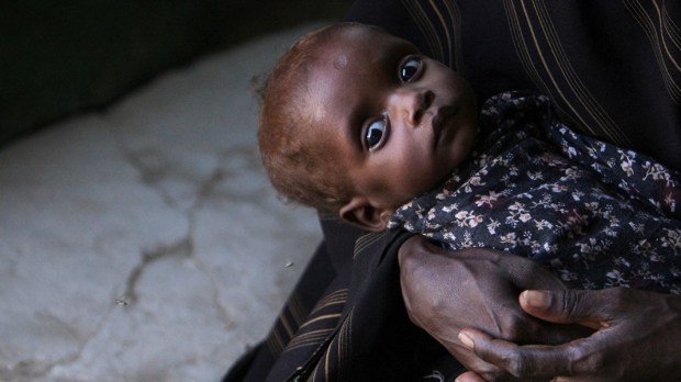 WEB3-SOMALIA-AFRICA-CHILD-MOTHER-HANDS-FEATURE-IMAGE-UN-Photo-Stuart-Price