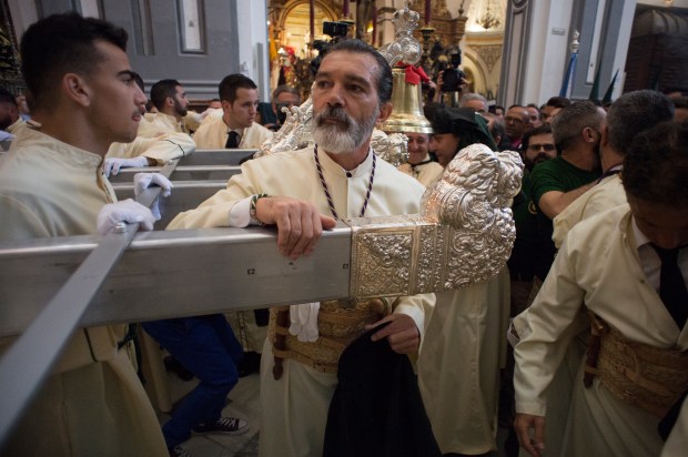 {"rendered":"antonio-banderas-joined-the-palm-sunday-procession-in-malaga-1487"}