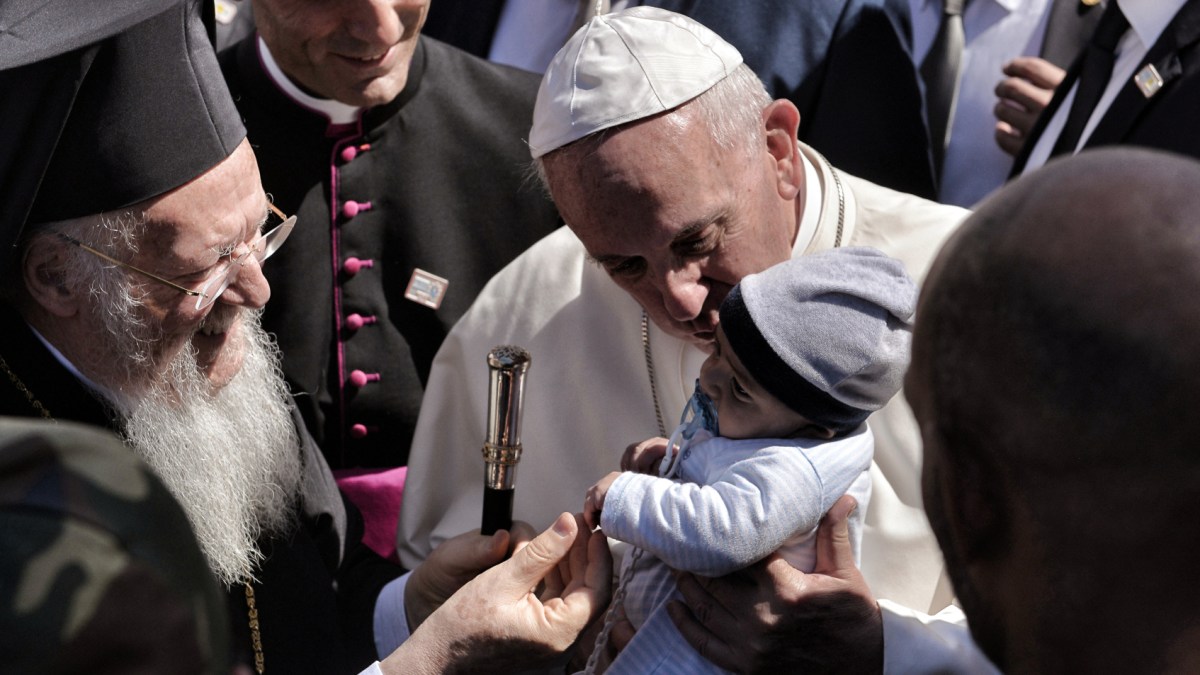 GREECE-VATICAN-EUROPE-MIGRANTS-POPE
