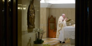 Pope compares &#8220;worldliness&#8221; to crepes traditionally served for Mardi Gras
