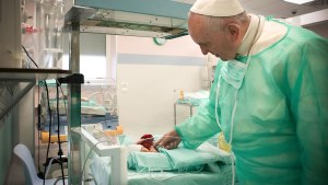 ITALY-POPE-HOSPITAL-VISIT